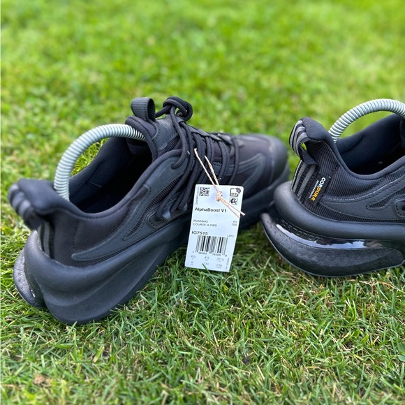 Women’s running shoes Adidas AlphaBoost V1 Core Black brand new size 8,5 us - Picture 6 of 6